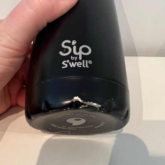 💧 Sip by S’well 15oz stainless steel water bottle - Picture 3 of 5